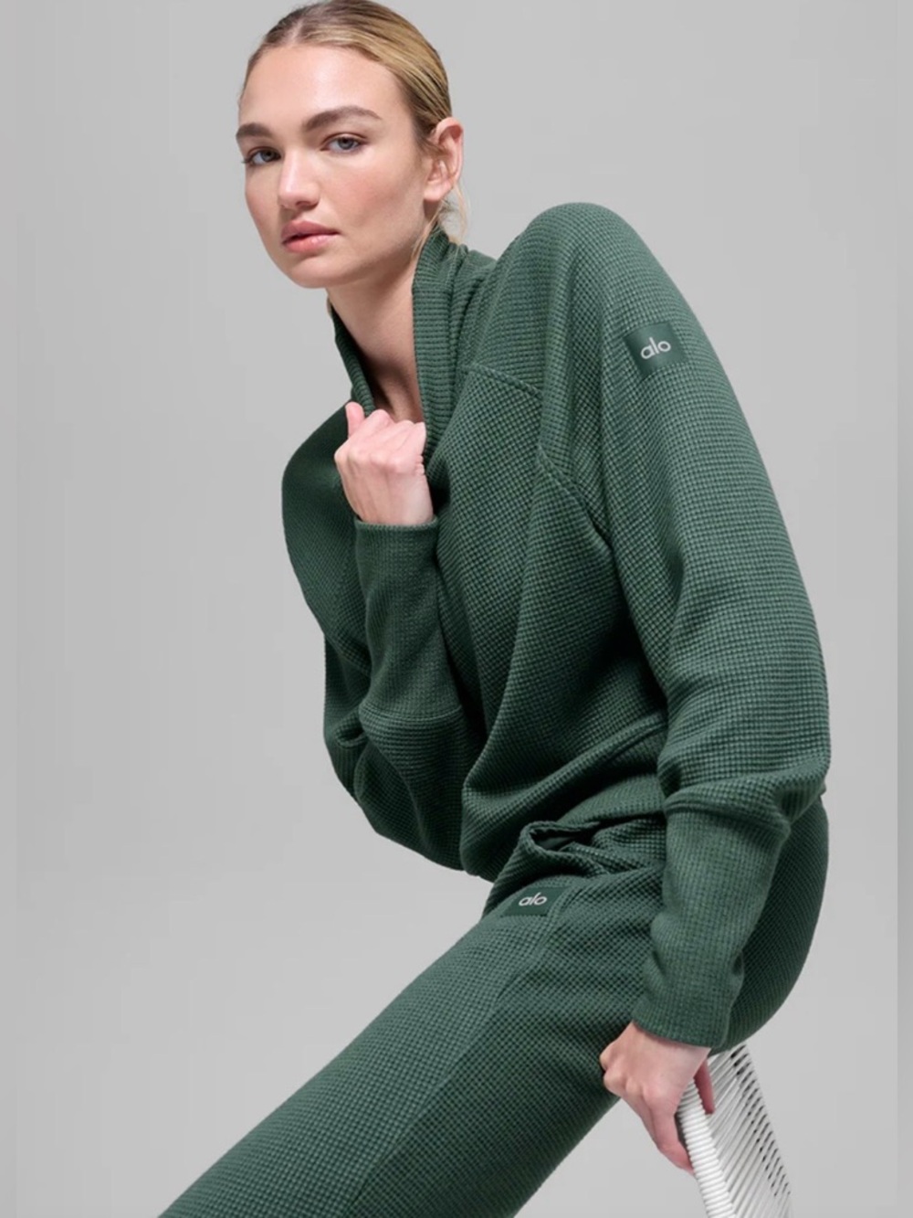 ALO Yoga Waffle Weekend Escape Mock Neck Sweatshirt  Clover Green  S NWT - Picture 3 of 15